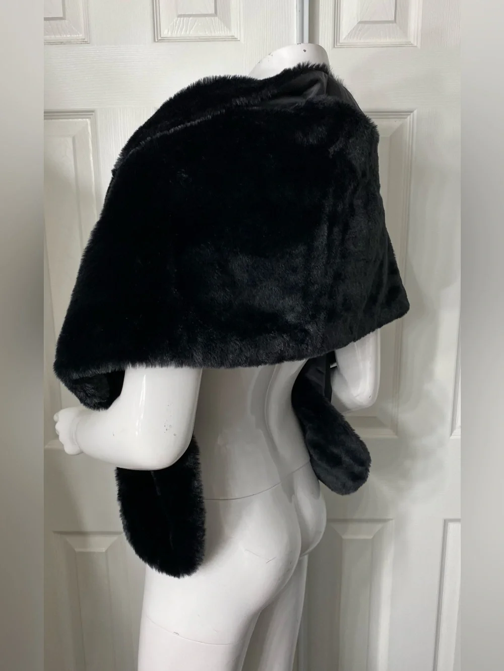 Black Faux Fur Shoulder Wrap - Women's Evening Shawl